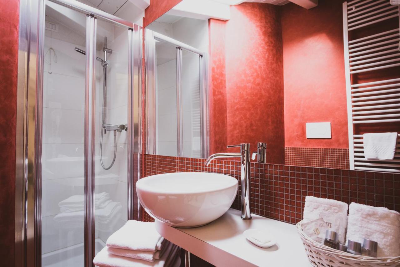 Casa Fola - City Centre Rooms Verona Bagian luar foto
