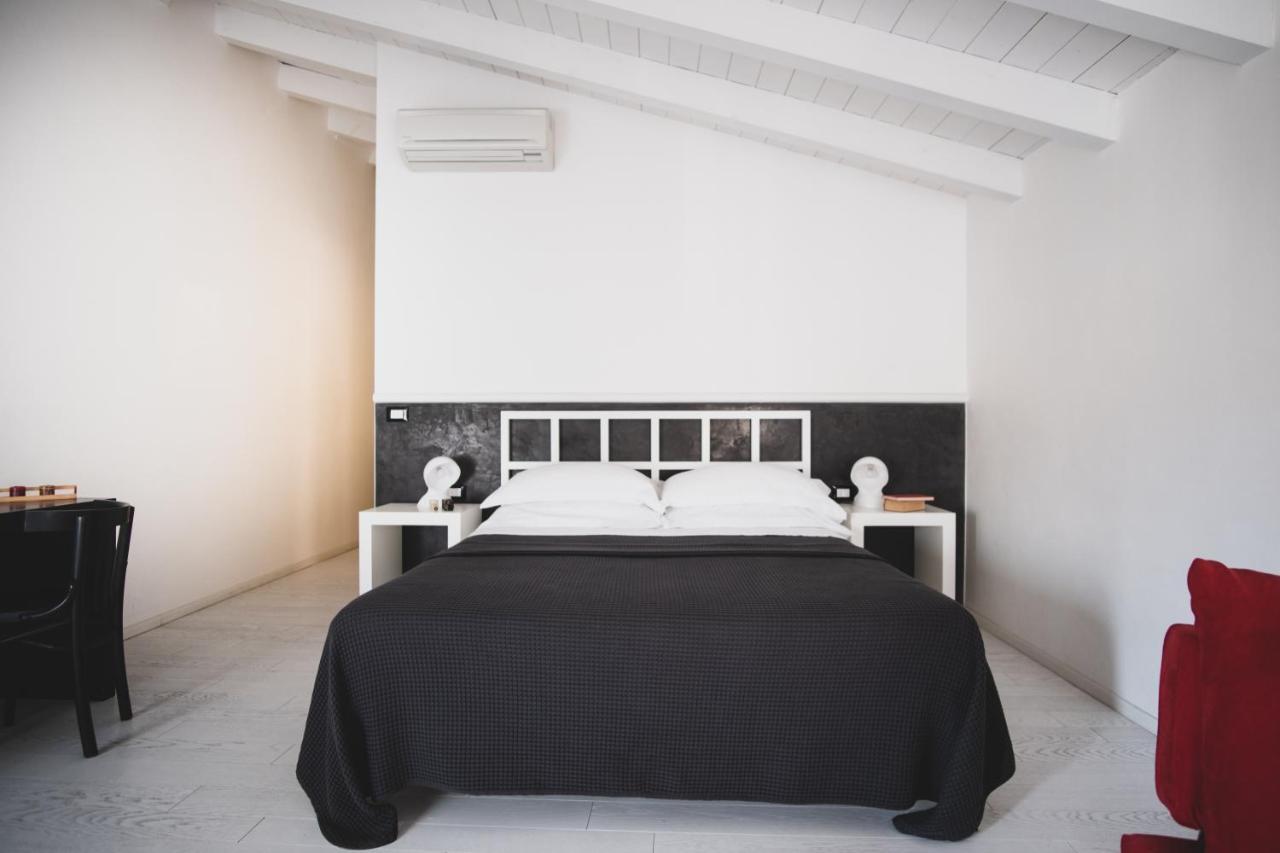 Casa Fola - City Centre Rooms Verona Bagian luar foto