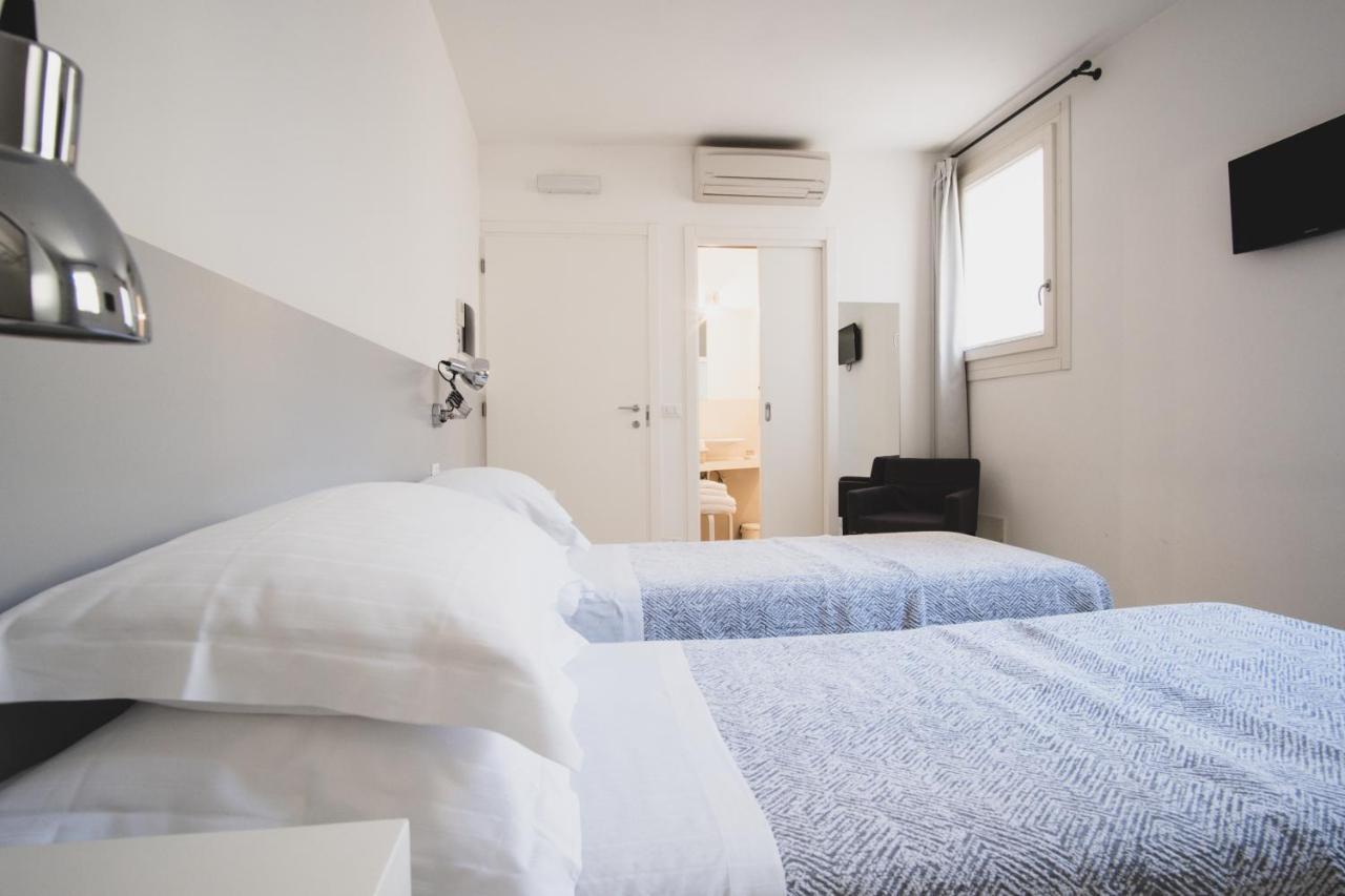 Casa Fola - City Centre Rooms Verona Bagian luar foto
