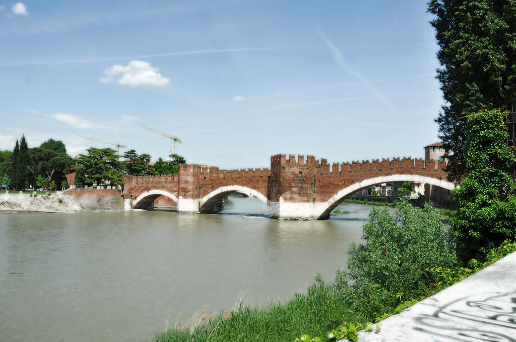 Casa Fola - City Centre Rooms Verona Bagian luar foto