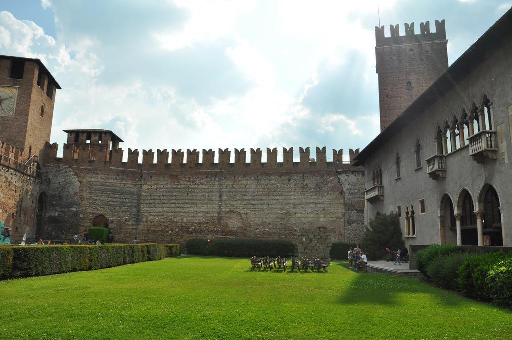 Casa Fola - City Centre Rooms Verona Bagian luar foto